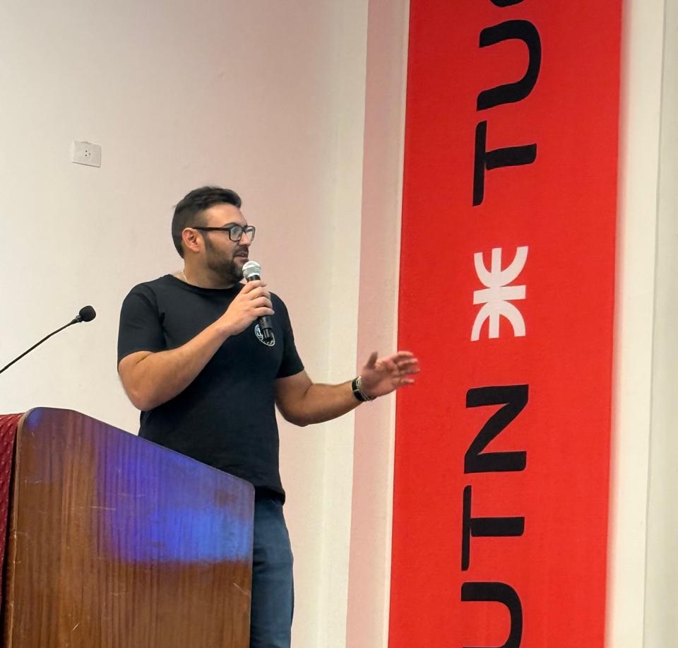 Presentacion de HayLugar en la UTN